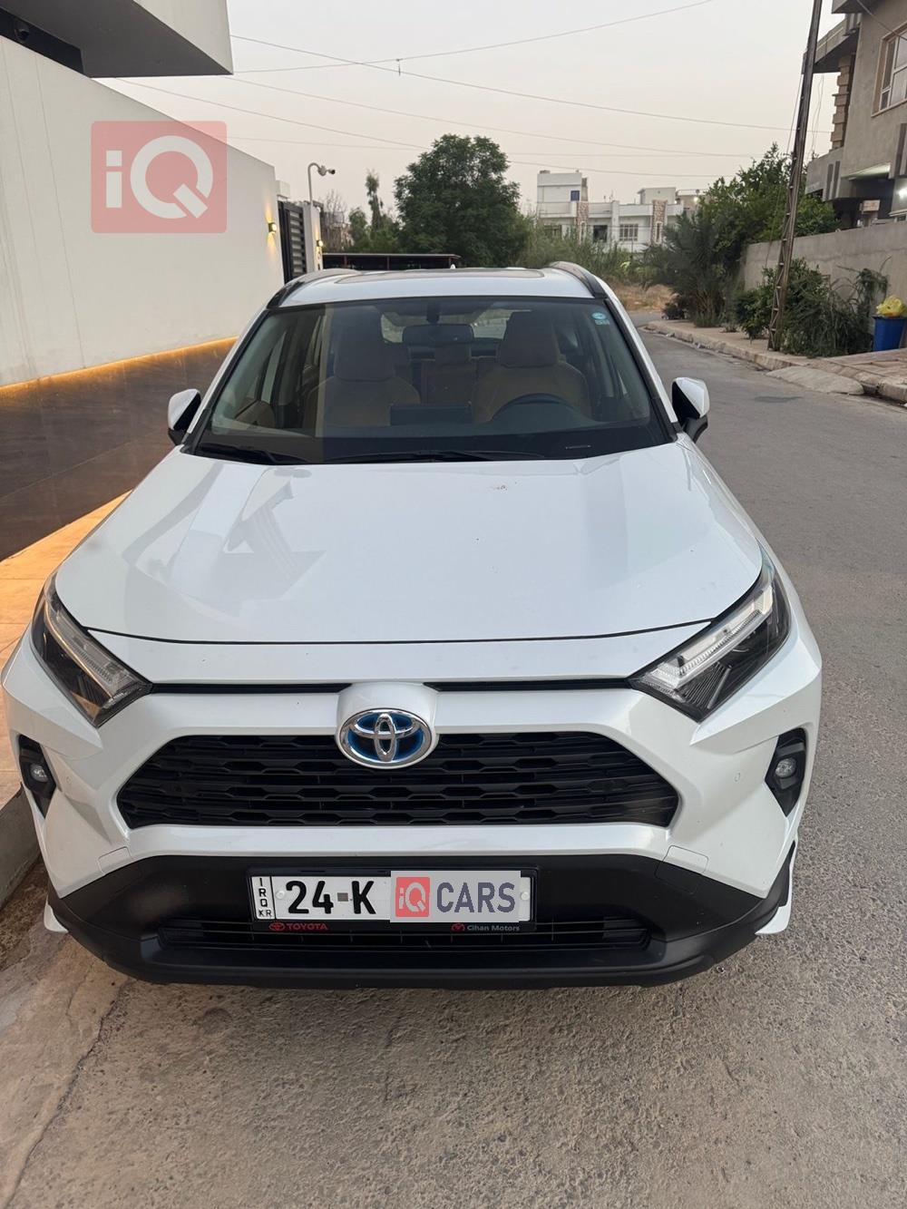 تۆیۆتا ڕاڤ 4